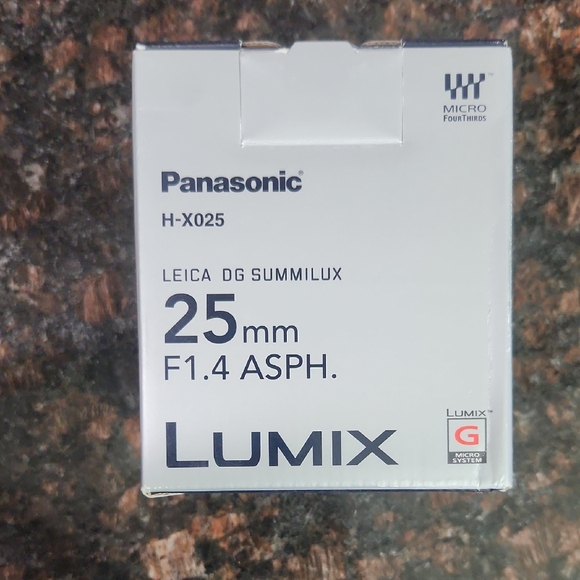 Panasonic Lumix Leica DG Summilux 25mm F1.4 Lens - Picture 1 of 5